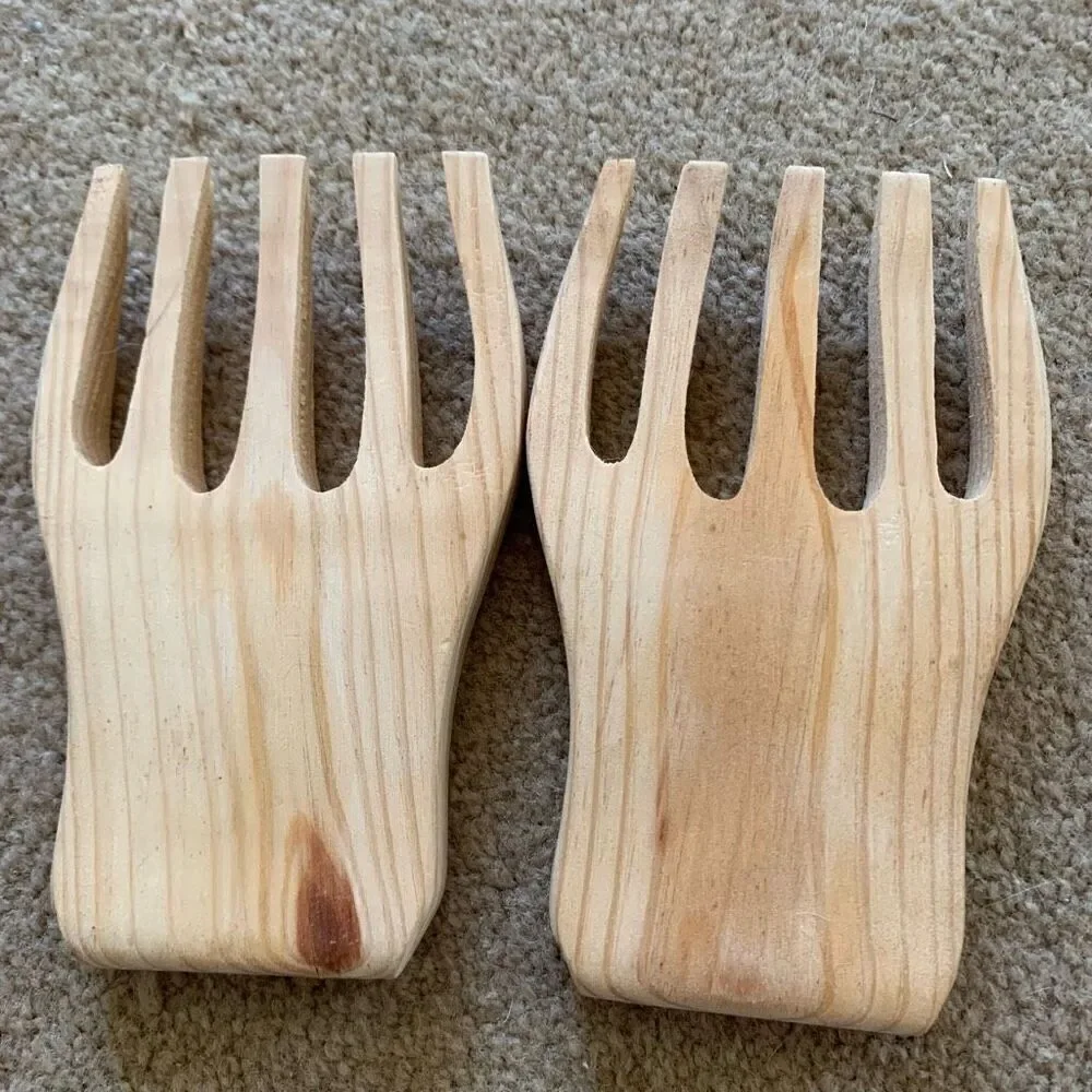 ALASKA SOUVENIR WOODEN BEAR CLAW SALAD SERVING FORKS
